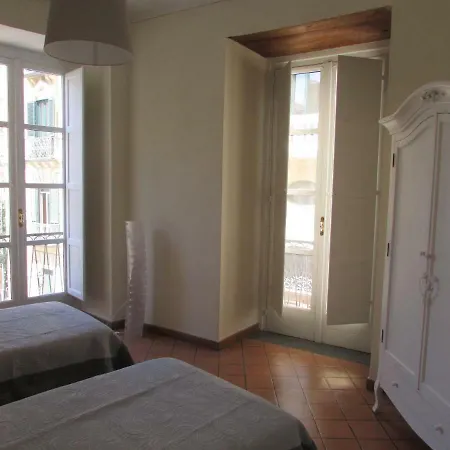 Apartment Domus Claudia Salerno