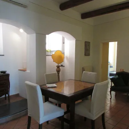 Domus Claudia Apartment