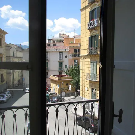 Apartment Domus Claudia Salerno
