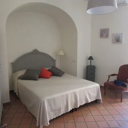 Domus Claudia * Salerno